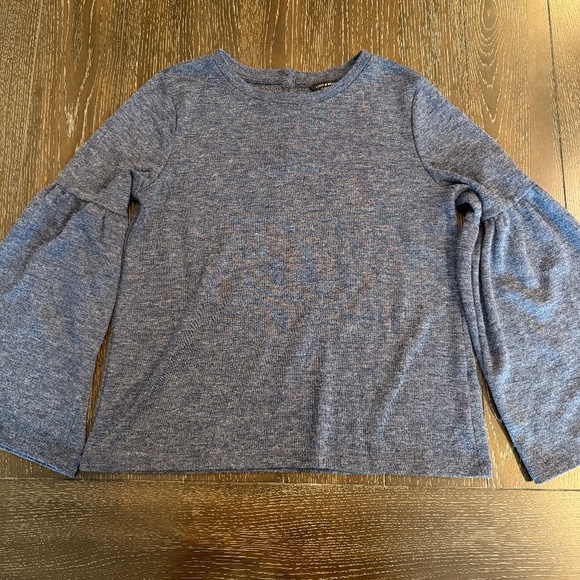 Lucky Brand Women’s Bell Sleeve Blue Pullover Sweater Size Medium - Picture 2 of 5